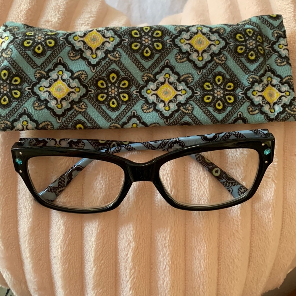 Beautiful eyeglasses +3.00